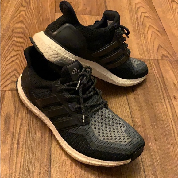 046001 adidas